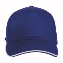 Cotton 5-panel cap with contrasting piping and adjustable strap with metal buckle