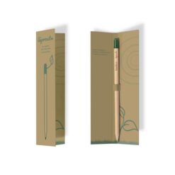 Sprout pencil case with infographic in Italian, English, and French illustrating use